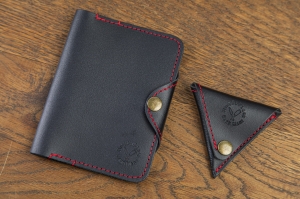 Czarno czerwony slim wallet z bilonówką