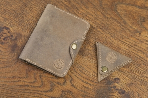 Zielony slim wallet z bilonówką Pull Up